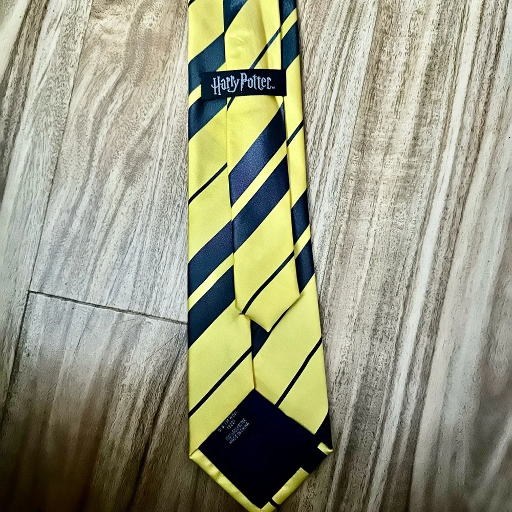 Harry Potter Hufflepuff Necktie Tie Yellow Black Cosplay Magic Mythical 47